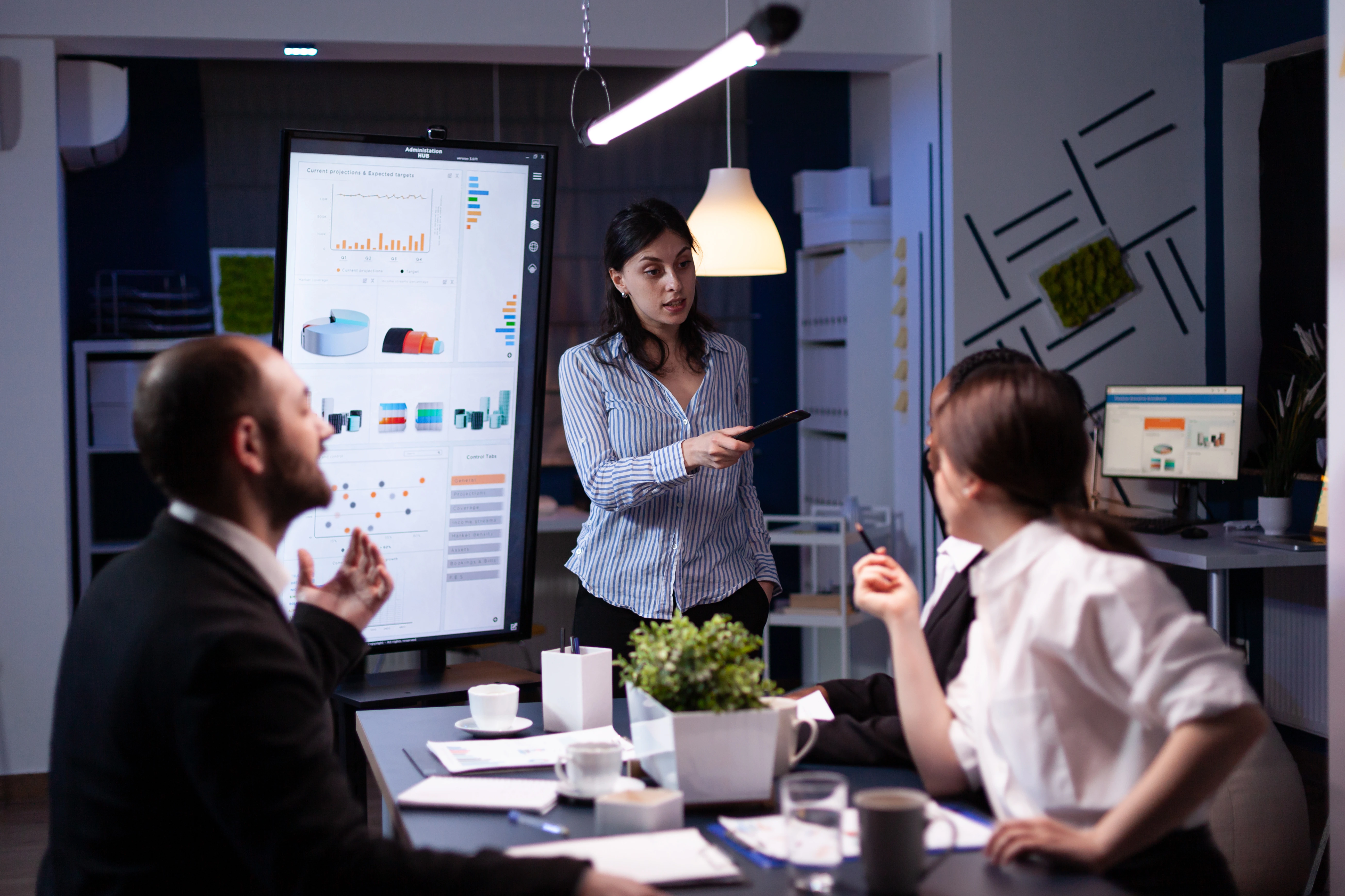 Best Free Keynote Presentation Templates for All Types of Presentations, 2026 cover image